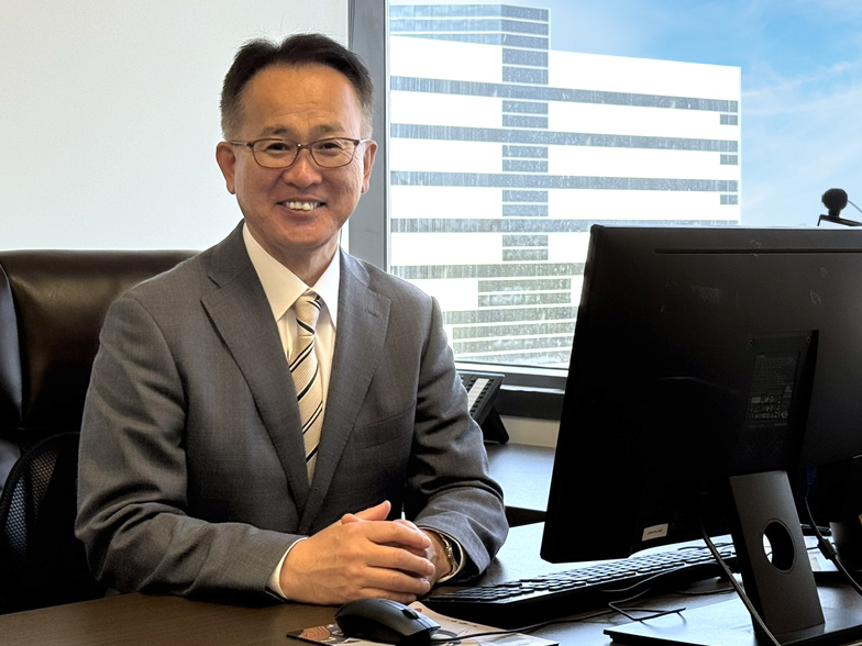 学校長　桑原嘉明