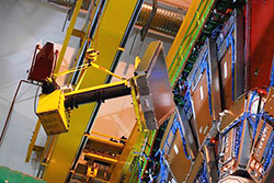 CERNでの共同研究装置